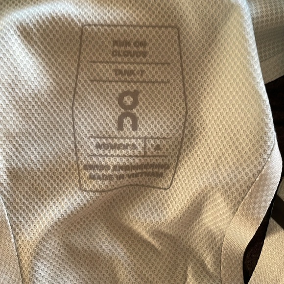 Women's ON-Running Tank- Size Small - Picture 7 of 10